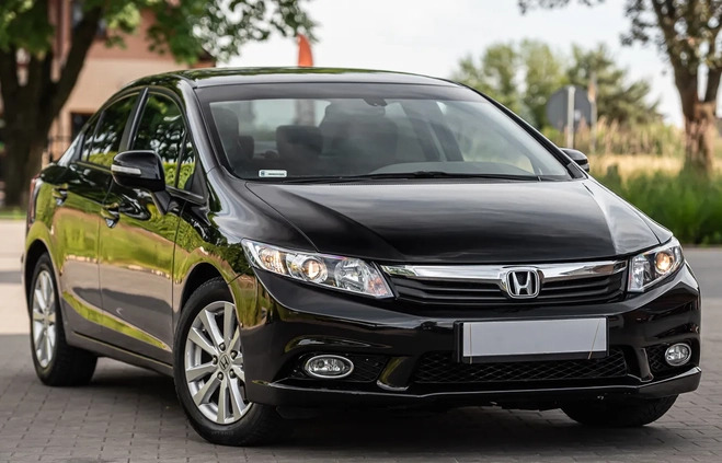 Honda Civic cena 39700 przebieg: 110000, rok produkcji 2012 z Sędziszów Małopolski małe 326